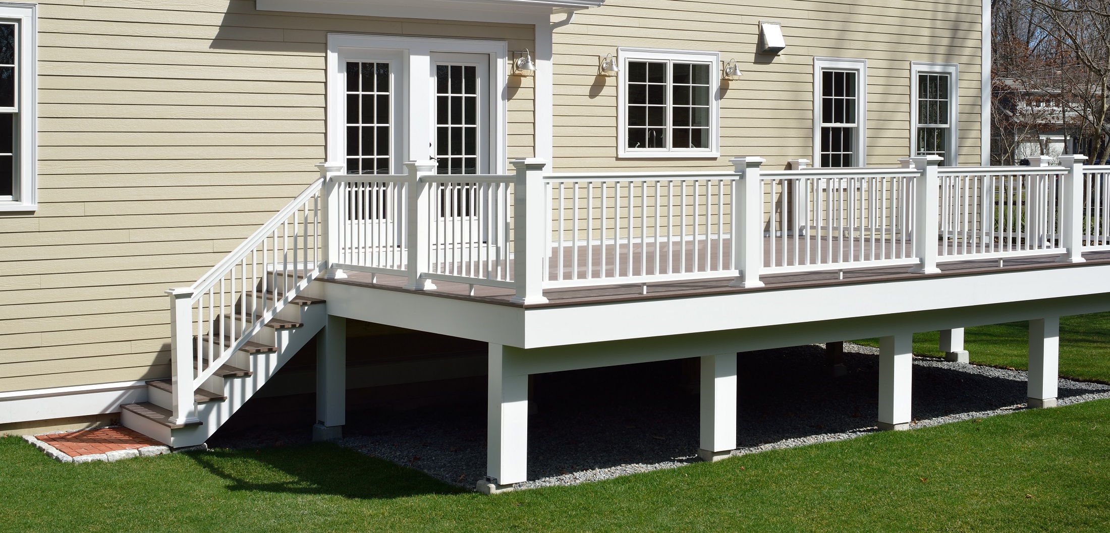 Expert Wood & Composite Deck & Porch Builders in Danbury, CT